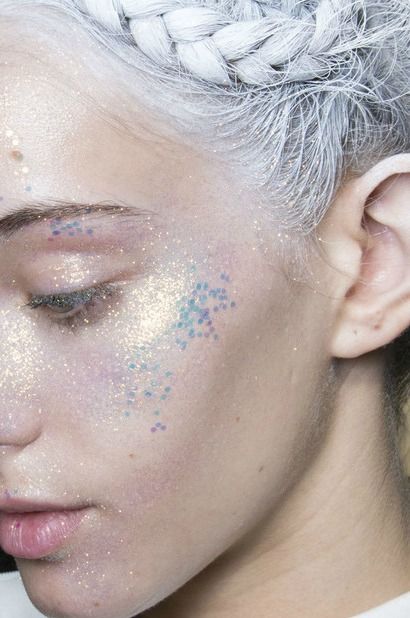 Lentiggi glitter: 15 foto per lasciarti ispirare dal nuovo trend (magari per Carnevale!)