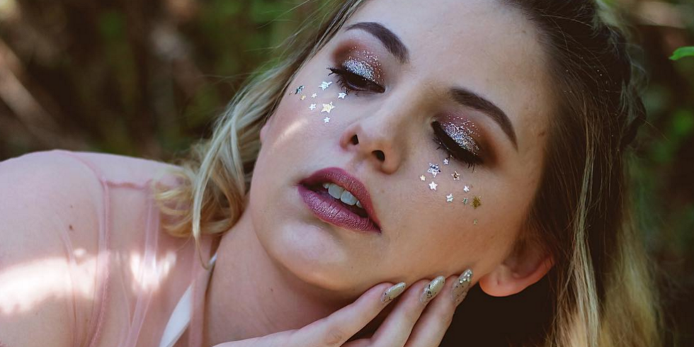 Lentiggi glitter: 15 foto per lasciarti ispirare dal nuovo trend (magari per Carnevale!)