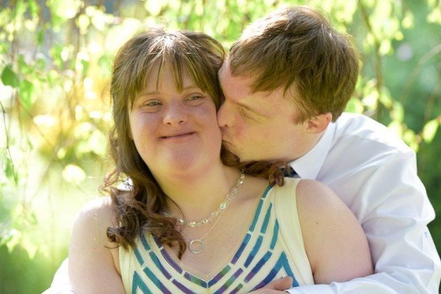 Che il matrimonio magico di questa coppia con sindrome di Down sia d'ispirazione oltre le diversità