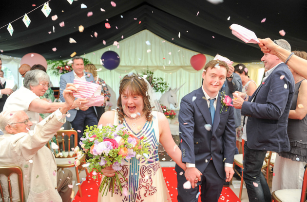 Che il matrimonio magico di questa coppia con sindrome di Down sia d'ispirazione oltre le diversità