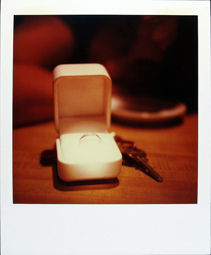 Scatta una polaroid al giorno fino alla sua morte. Le sue immagini toccano il cuore