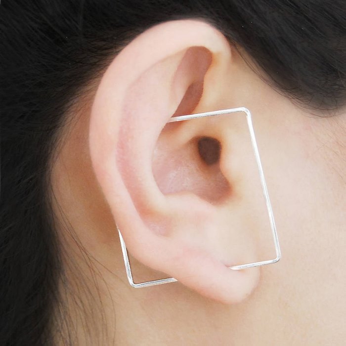 L'illusione ottica di questi orecchini geometrici vi piacerà