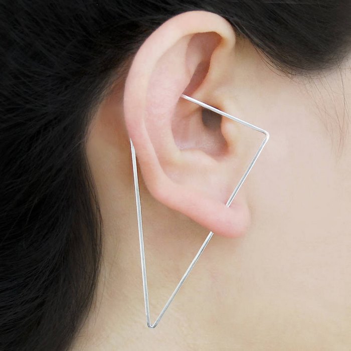L'illusione ottica di questi orecchini geometrici vi piacerà