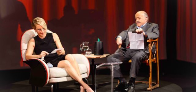 Maurizio Costanzo intervista Maria De Filippi: una grande storia d'amore tra lacrime e confessioni Maurizio Costanzo intervista Maria De Filippi: una grande storia d'amore tra lacrime e confessioni
