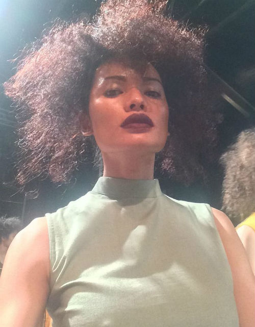 Chi è Anjali, la prima trans a sfilare alla Fashion Week indiana