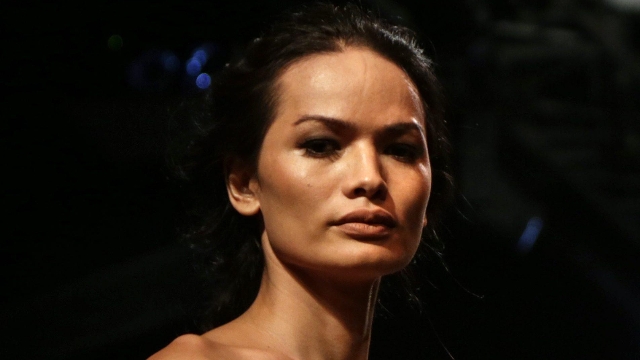 Chi è Anjali, la prima trans a sfilare alla Fashion Week indiana