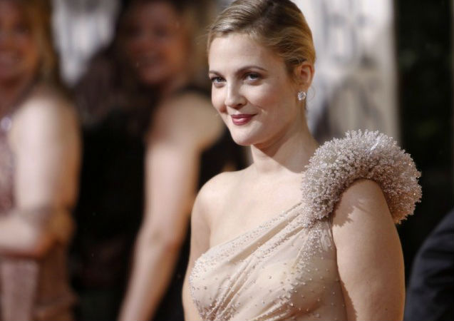 Dal tentato suicidio a 14 anni alla rinascita: com'è cambiata Drew Barrymore