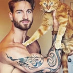Quando l'indecisione è troppa: meglio i gattini o i loro sexy padroni?