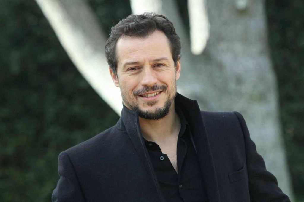 Stefano Accorsi: da "Du gust is megl che uan" a sex symbol gentiluomo