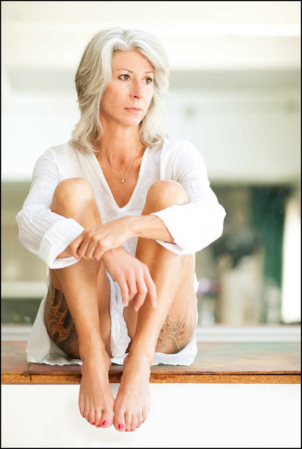 56 anni, tatuaggi e piercing intimi: "Si può essere sexy e mostrarlo a qualsiasi età"