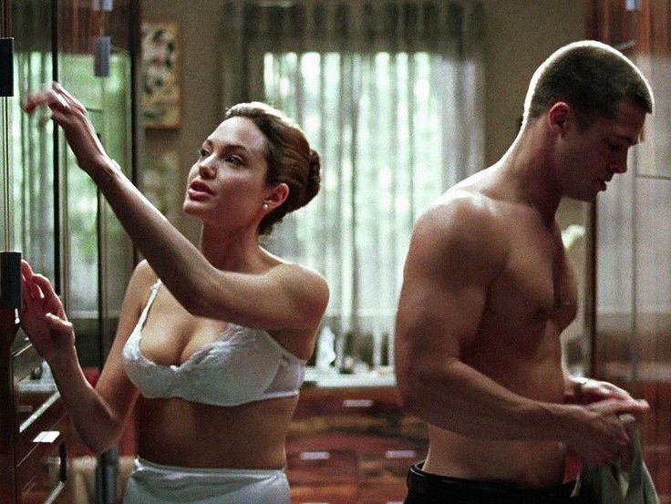 Brad Pitt: tutti i volti di un sex symbol. Capelli bianchi compresi