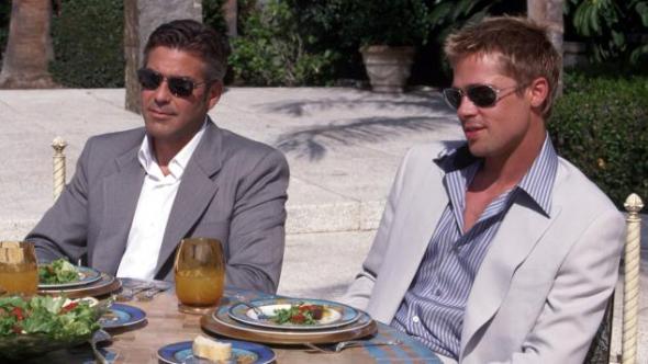 Brad Pitt: tutti i volti di un sex symbol. Capelli bianchi compresi