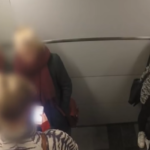 Lui la insulta e la picchia in ascensore: la reazione dei presenti