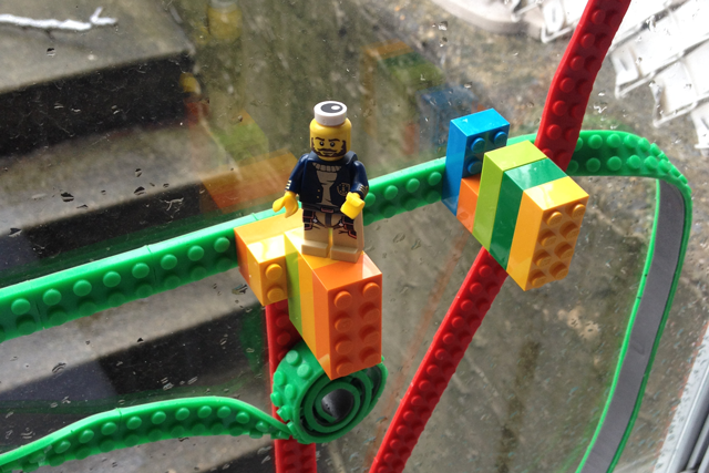 Perché questo nastro stile Lego adesivo è quello di cui abbiamo bisogno