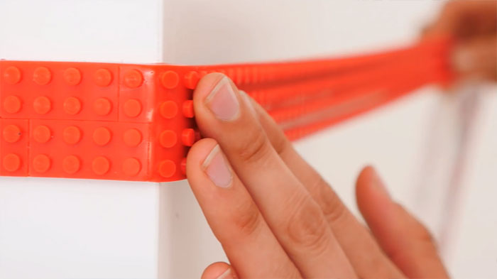 Perché questo nastro stile Lego adesivo è quello di cui abbiamo bisogno