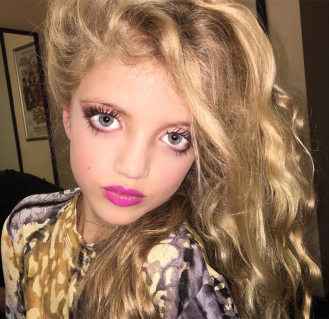 Baby miss, il trucco e le pose da donna delle bambine star dei social