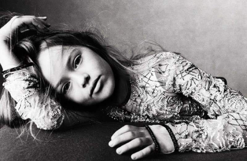 Baby miss, il trucco e le pose da donna delle bambine star dei social