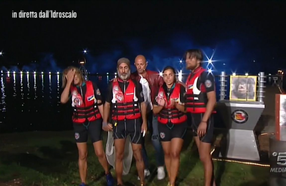 Isola dei Famosi: il trionfo di Raz (e "bionda"), il "gelo" tra Bettarini-Mello