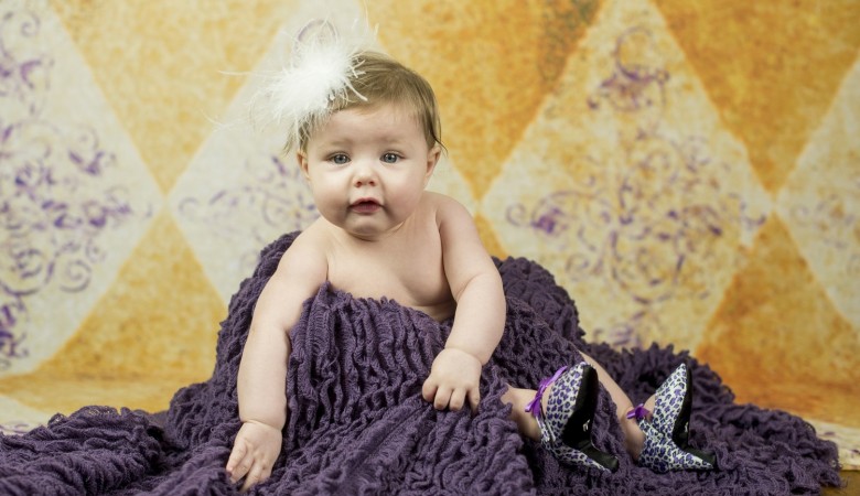 Scarpe con i tacchi per neonate: il baby glamour fa discutere