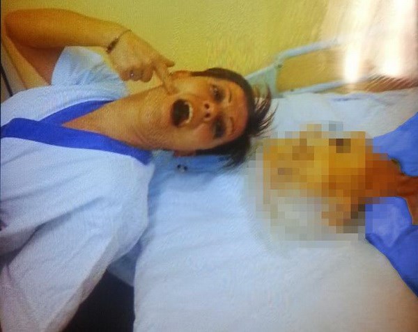 Tra sangue e morte, gli agghiaccianti selfie dei medici: "Ora basta!"