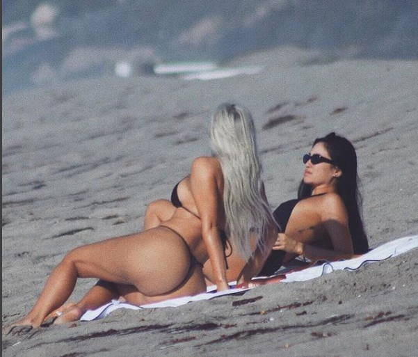 Quella volta in cui il mondo scoprì il vero lato B di Kim Kardashian senza photoshop