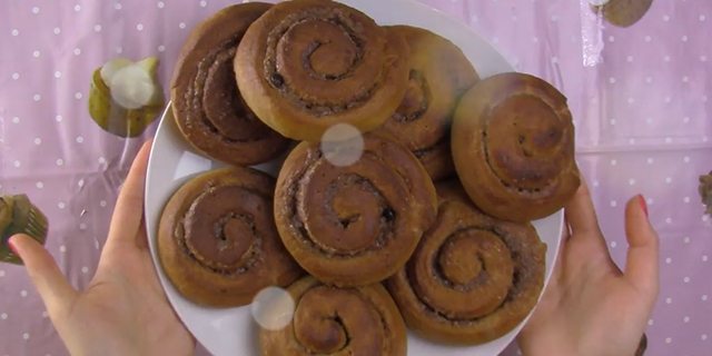 Rotelle al profumo di cannella: come preparare i cinnamon rolls Rotelle al profumo di cannella: come preparare i cinnamon rolls