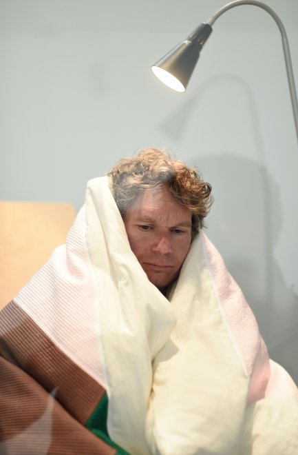 Perché l'uomo-chioccia ha fatto i pulcini dopo aver passato 8 giorni chiuso in una roccia