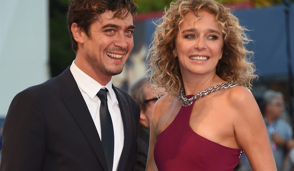 Quella foto di Emma Marrone e Riccardo Scamarcio: nascita di un amore?