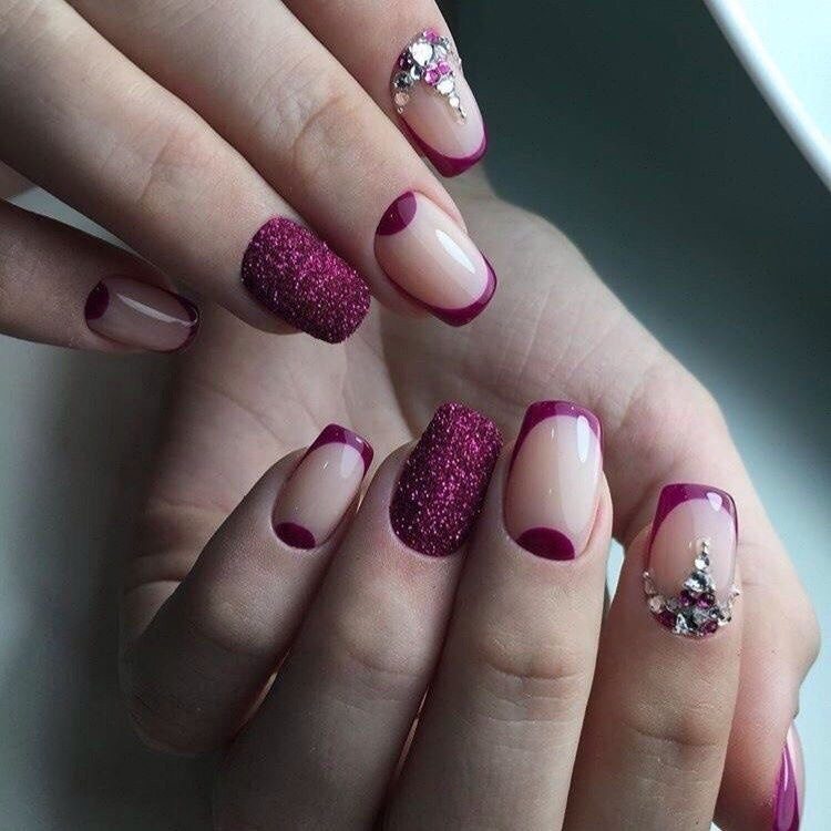 Sono tornate le unghie quadrate e queste sono le nail art più belle