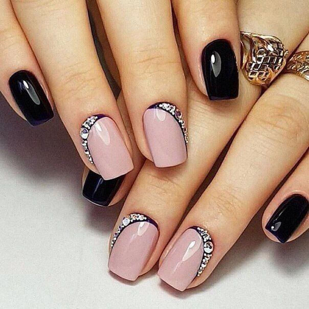 Sono tornate le unghie quadrate e queste sono le nail art più belle