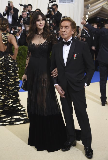 Met Gala, dall'abito con 85mila cristalli al nuovo amore di Selena Gomez