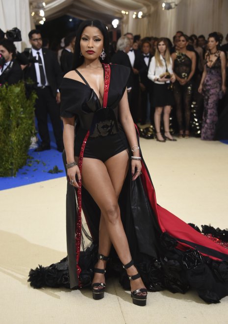 Met Gala, dall'abito con 85mila cristalli al nuovo amore di Selena Gomez