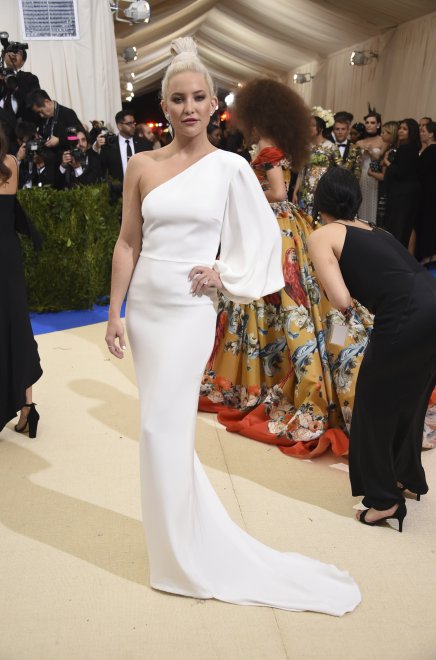 Met Gala, dall'abito con 85mila cristalli al nuovo amore di Selena Gomez