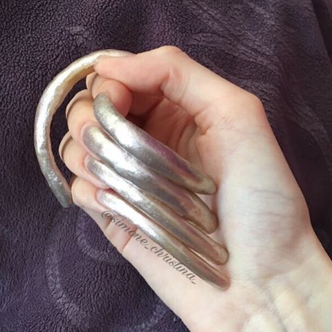 La mia vita da donna con le unghie più lunghe del mondo