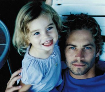 La bambina di Paul Walker è diventata grande e... bella come papà La bambina di Paul Walker è diventata grande e... bella come papà