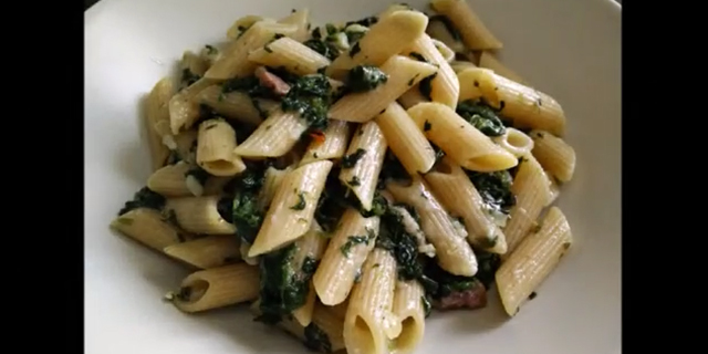 Pasta spinaci e pancetta: video tutorial Pasta spinaci e pancetta: video tutorial