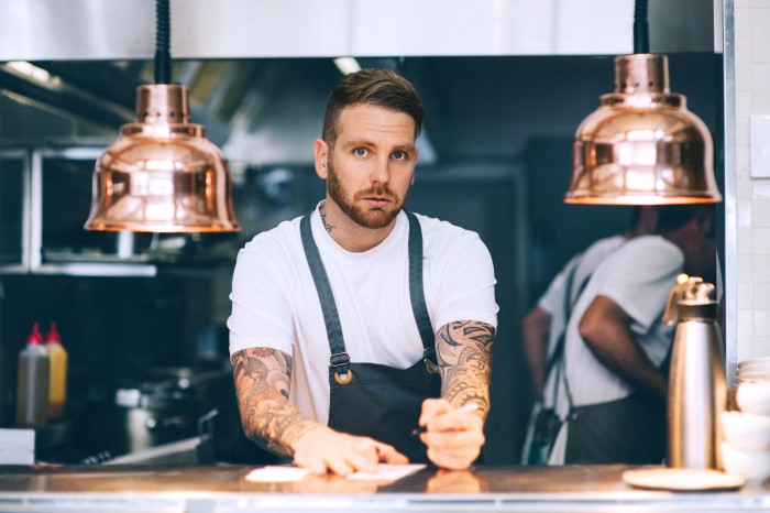 Simone Rugiati e la carica dei sexy chef