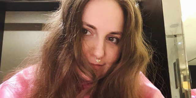 Lena Dunham: "Trovarsi calva per una malattia autoimmune"