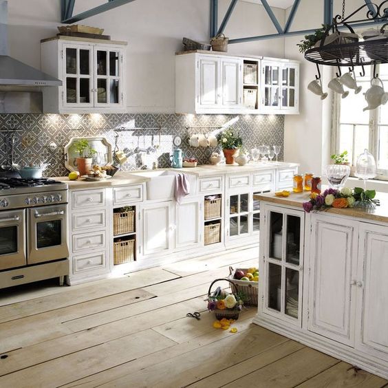 Stile provenzale: l'arredamento per una casa elegante e romantica