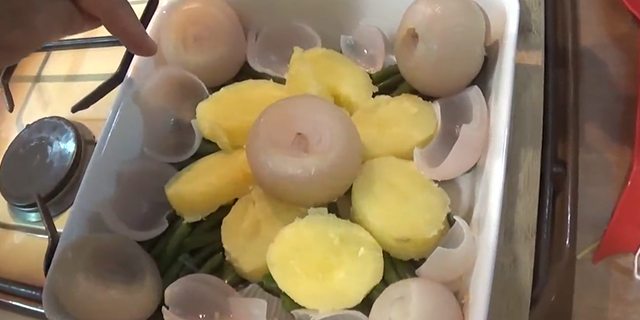 Insalata di fagiolini, patate e cipolle Insalata di fagiolini, patate e cipolle