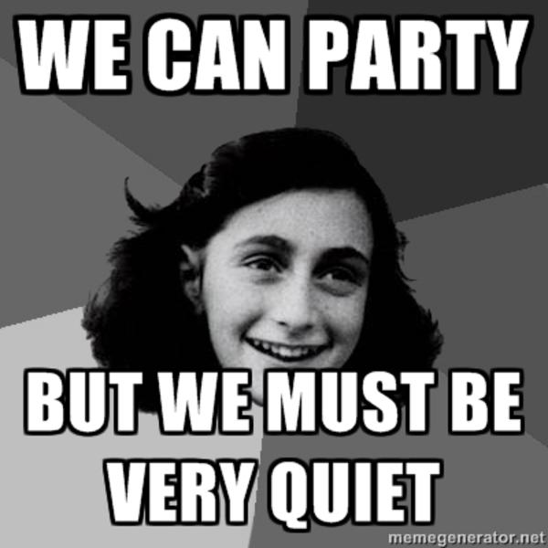 Quei meme agghiaccianti che deridono Anna Frank