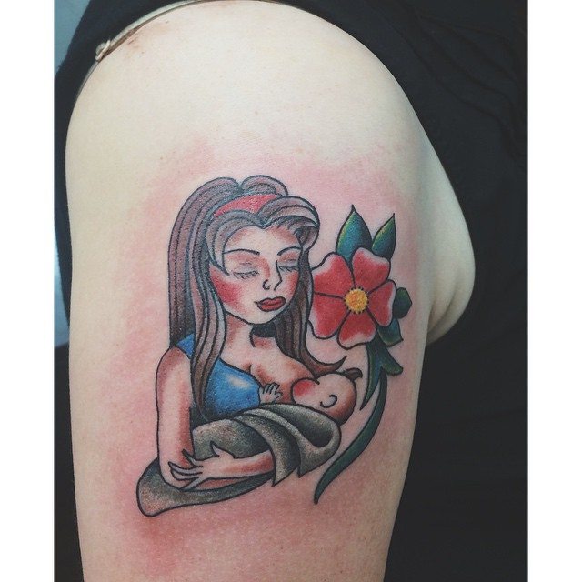 10 tatuaggi per celebrare la bellezza dell'allattamento al seno