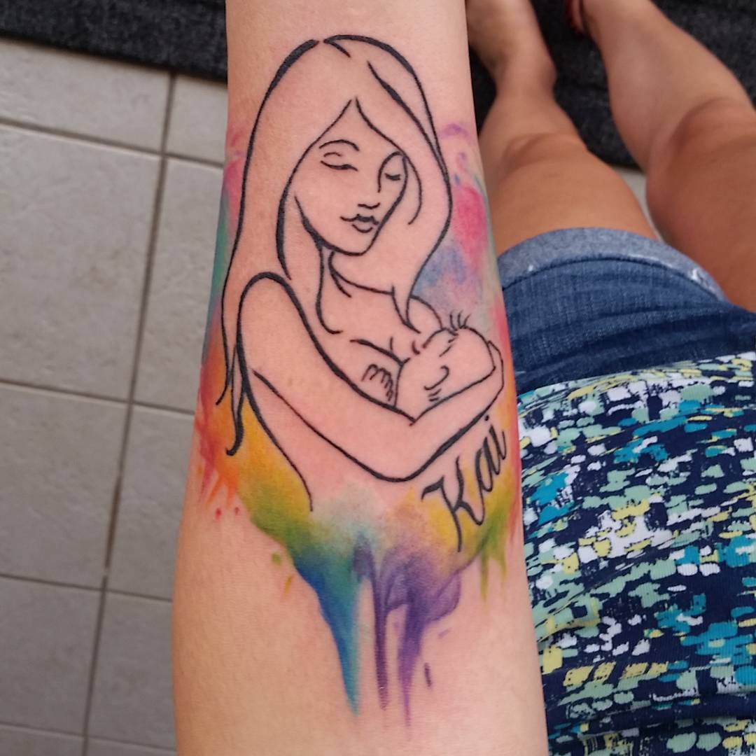 10 tatuaggi per celebrare la bellezza dell'allattamento al seno