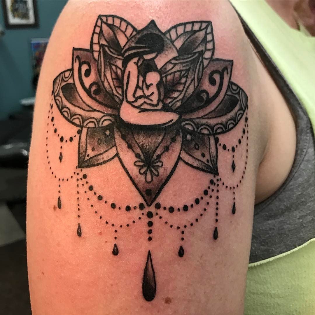 10 tatuaggi per celebrare la bellezza dell'allattamento al seno