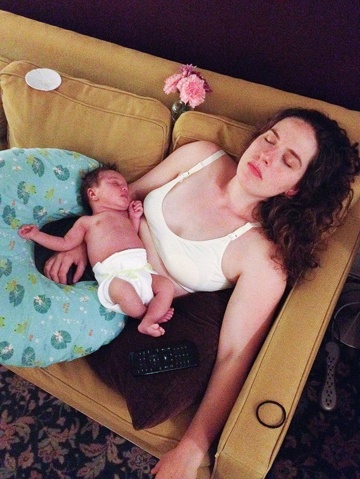 La forza delle mamme: i primi 2 anni di maternità in 14 scatti