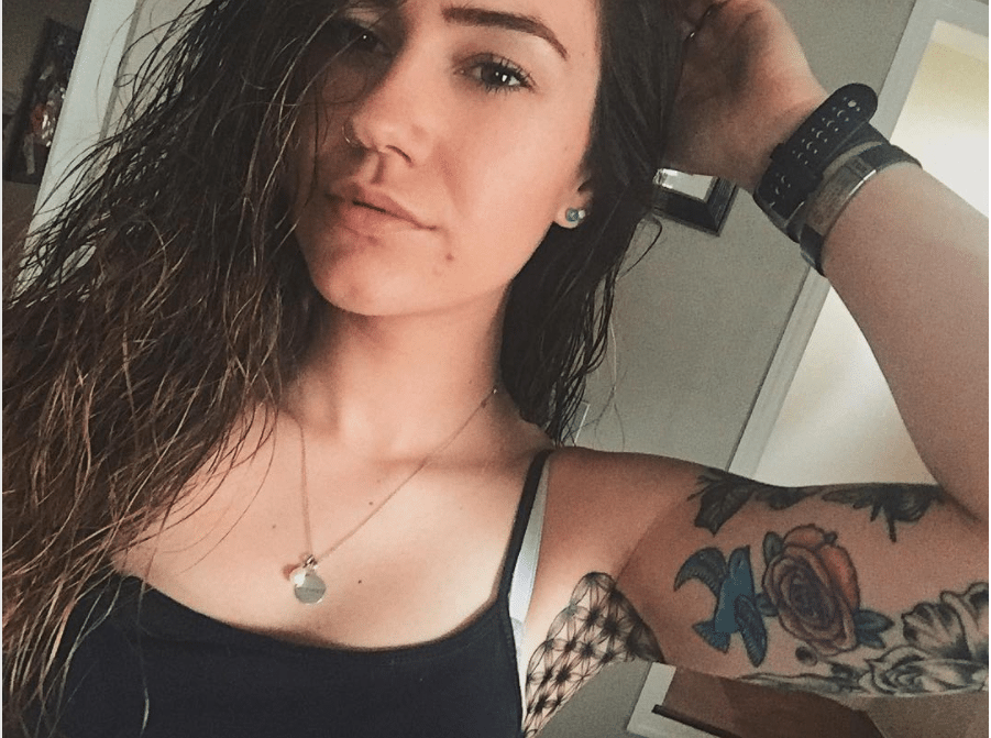 Sotto le ascelle? Niente peli, solo tatuaggi