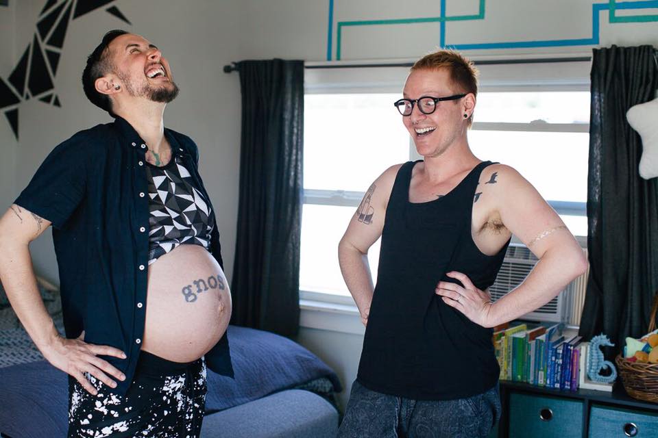 "Sono un papà in dolce attesa": la storia di Trystan e Biff