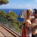 Le vacanze di Fedez e Chiara Ferragni... con errore grammaticale