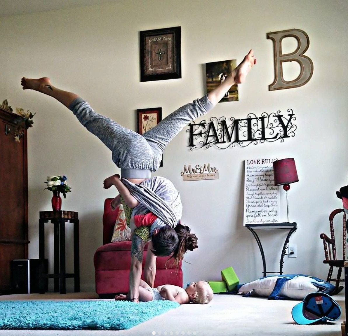 Brestfeeding yoga: l'ultima frontiera dello yoga è... allattando
