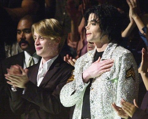 Quel tatuaggio gemello per la figlia di Michael Jackson e l'ex bimbo di "Mamma ho perso l'aereo"